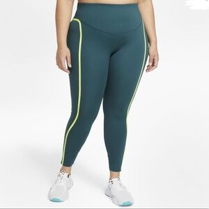 Nike Women's Mid-rise 7/8 Leggings Size 1X